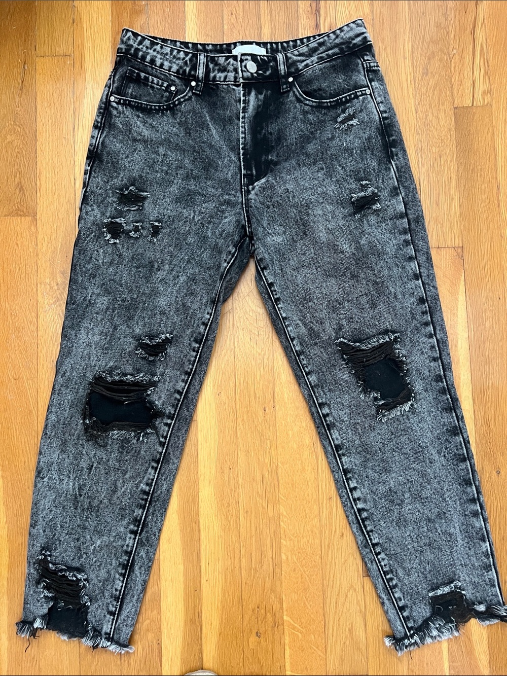 Women’s Black Acid-Wash Distressed Ankle Jeans